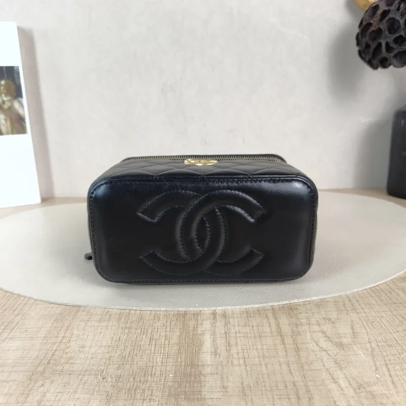 Chanel Crossbody Bag Black Calfskin One Size 16 × 8 × 9.5 cm — cover view 5 of 5