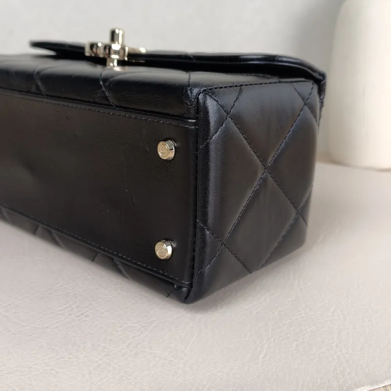 Chanel Crossbody Bag Box Bag Top Handle Crossbody Bag Black Calfskin 22 × 9 × 9.5 cm — detail view 11 of 14