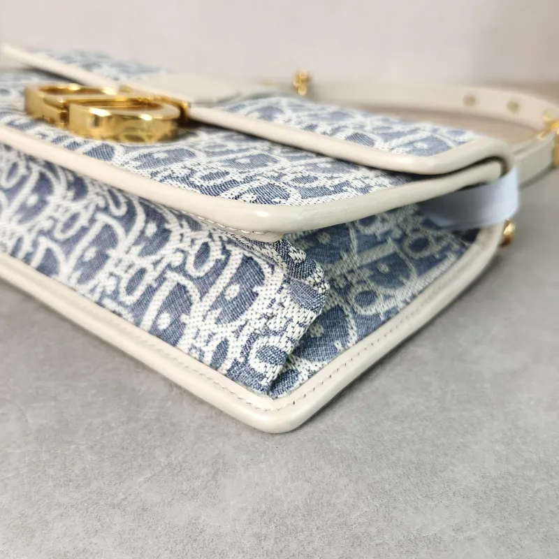 DIOR Crossbody Bag 30 Montaigne East-West 30 Blue Beige Calfskin，Canvas Small 21 × 6 × 12 cm — detail view 3 of 11