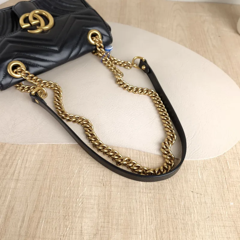 GUCCI Crossbody Bag GG Marmont Small Marmont 22 Black CC alfskin Small 22 × 6 × 13 cm — detail view 4 of 11
