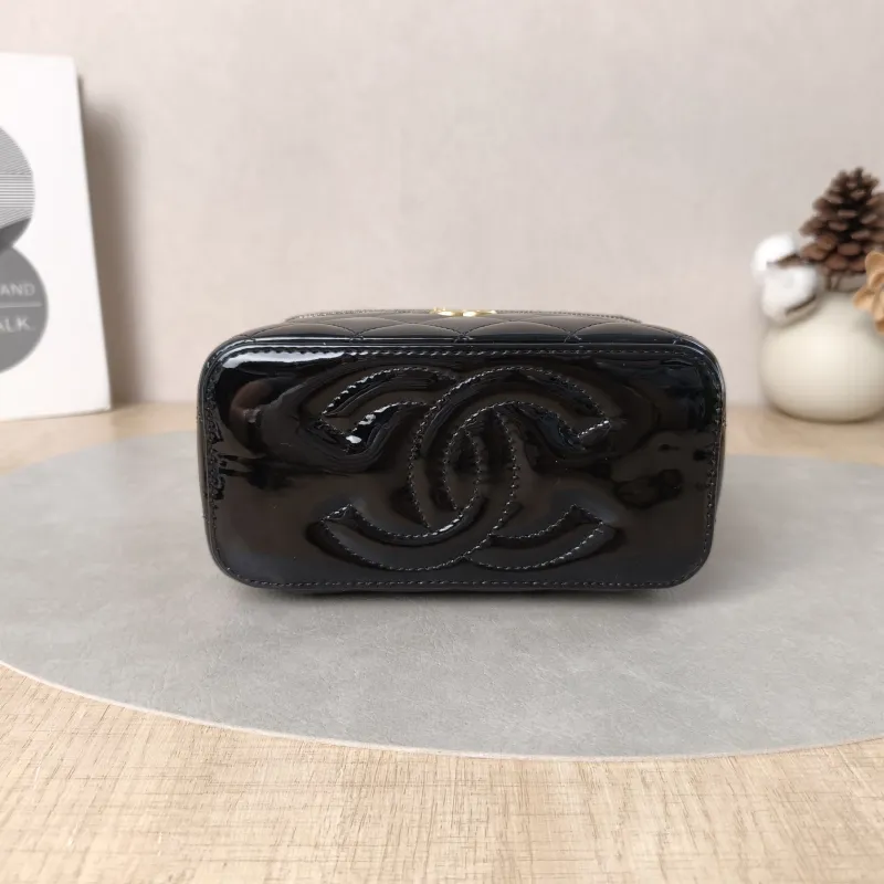 Chanel Crossbody Bag Edition Black Patent Leathermini16 × 8 × 9.5 cm — cover view 4 of 5