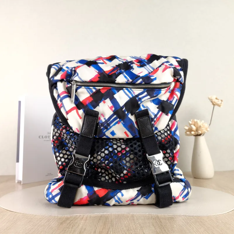 Chanel Backpack Backpack Colorblock Nylon One Size 30 × 15 × 35 cm 22
