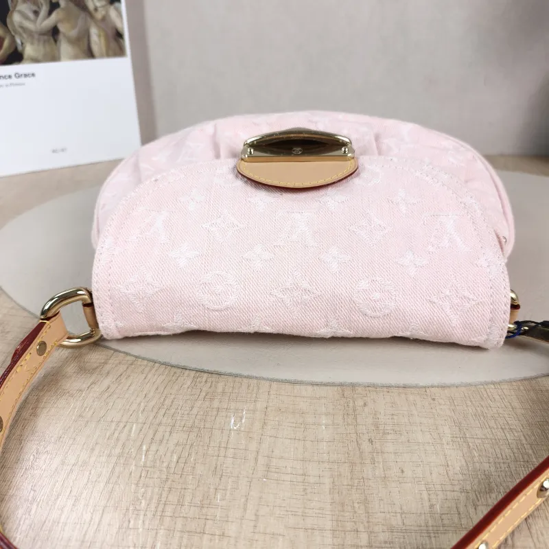 Louis Vuitton Shoulder Bag Sunset Pink One Size 27 × 3 × 18 cm — detail view 1 of 13