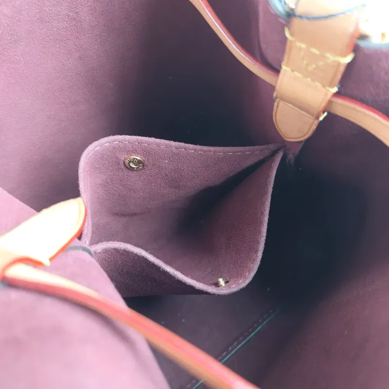 Louis Vuitton Crossbody Bag NÉONOÉ Bucket Bag BB Monogram PVC BB 20 × 13 × 20 cm — detail view 2 of 11