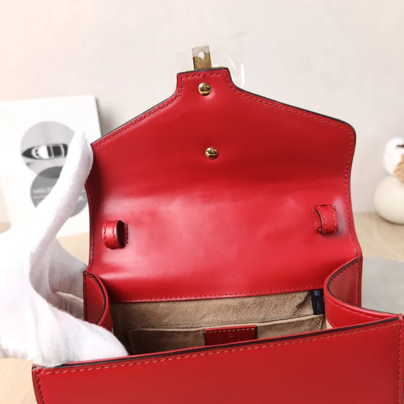 GUCCI Crossbody Bag Sylvie Edition Red Calfskinmini20 × 8 × 14 cm — detail view 6 of 12