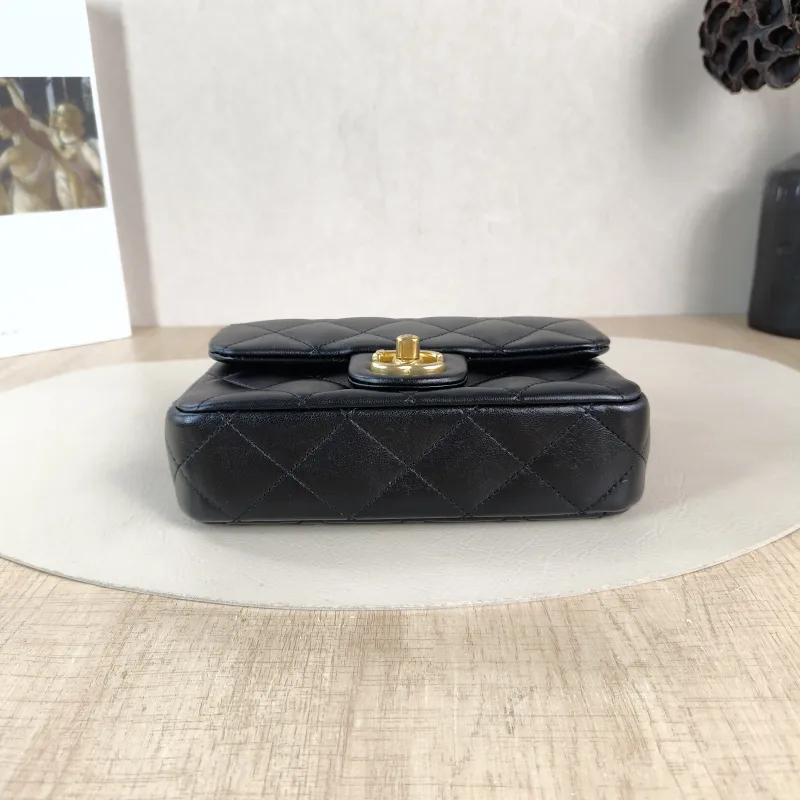 Chanel Crossbody Bag Black Lambskin 18 × 5 × 12 cm — cover view 3 of 5