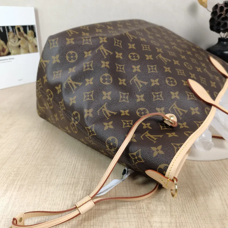 Louis Vuitton Shoulder Bag Neverfull Monogram PVC Large39 × 19 × 32 cm — detail view 6 of 13