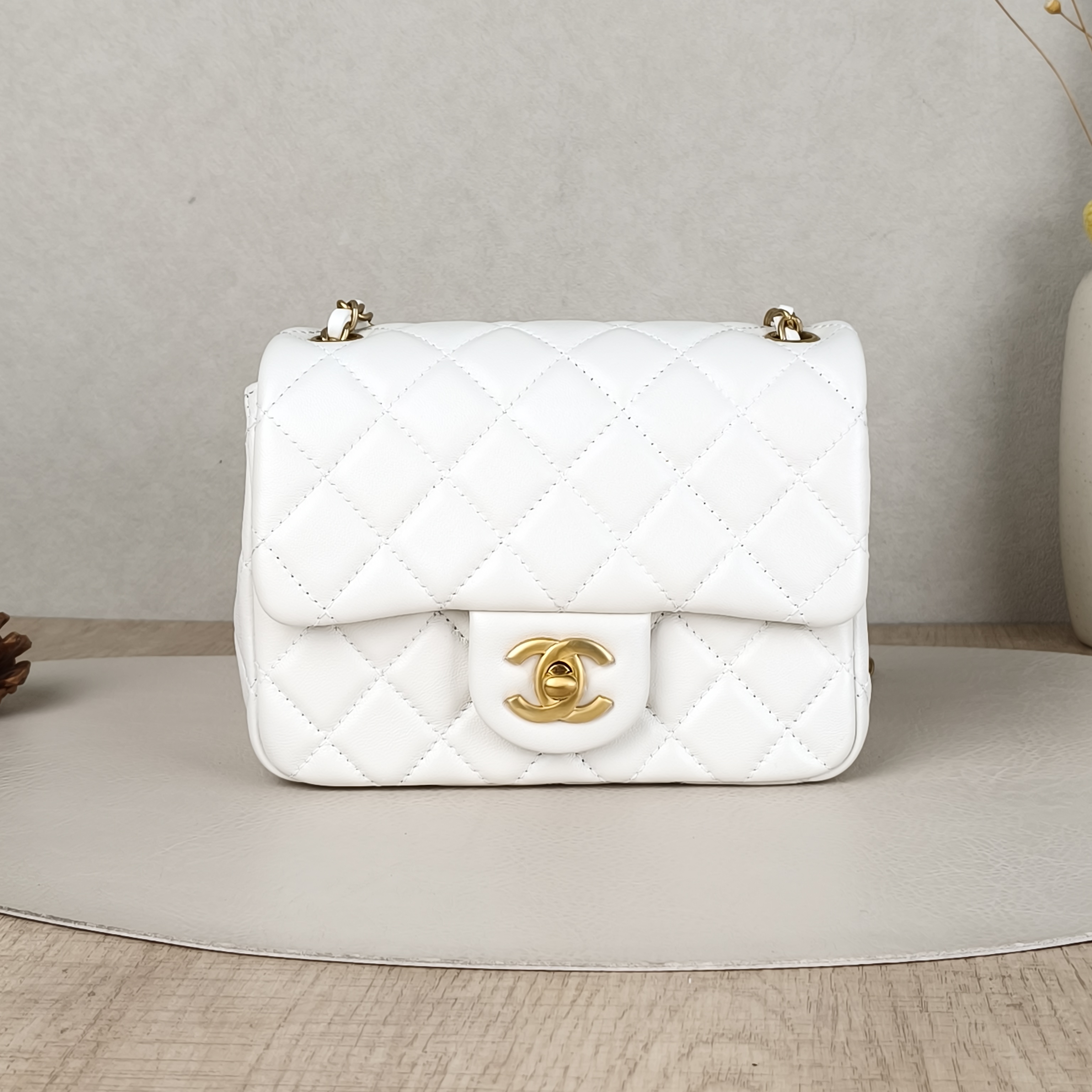Chanel Crossbody Bag Classic Flap Mini CF Mini White Gold Lambskinmini17 × 8 × 13.5 cm