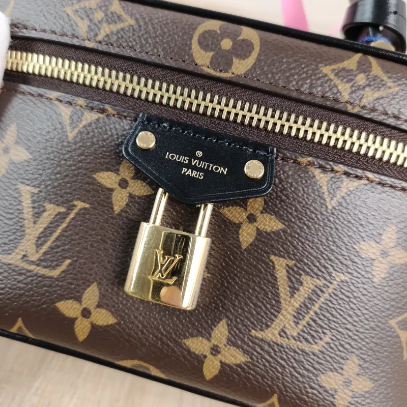 Louis Vuitton Shoulder Bag VANITY POUCH Cosmetic Bag Monogram PVC One Size 19 × 6.5 × 11.5 cm — detail view 5 of 10