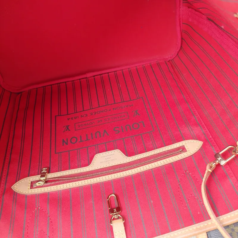 Louis Vuitton Shoulder Bag Neverfull Monogram PVC Medium 31 × 14 × 28 cm — detail view 7 of 9