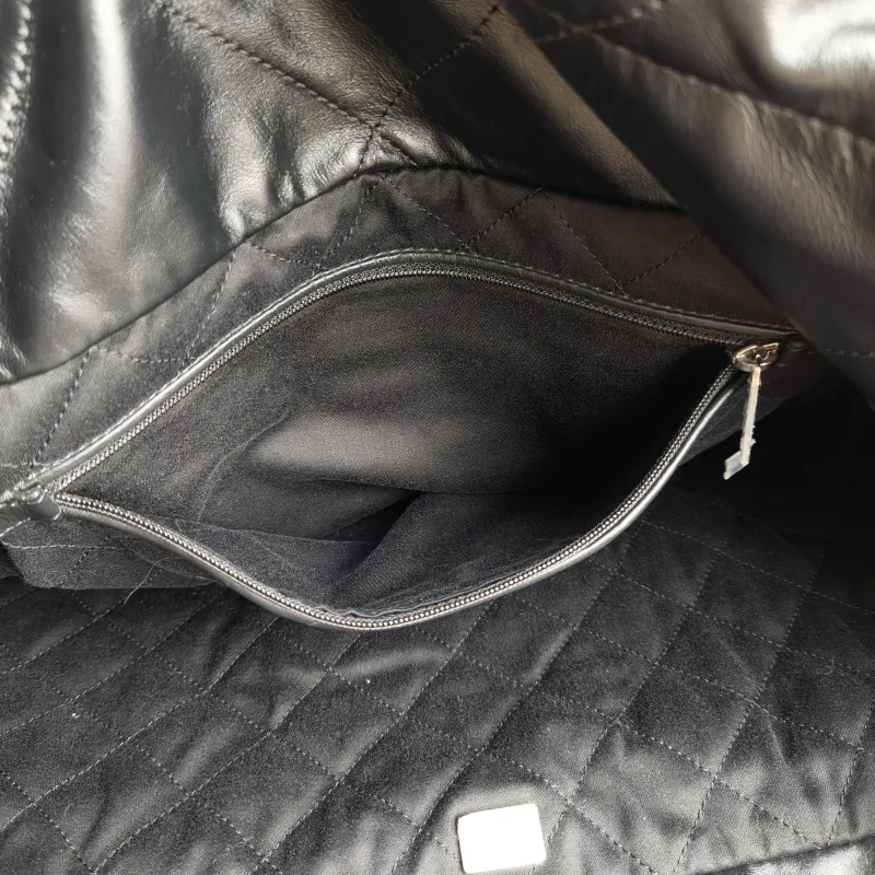 Chanel Shoulder Bag 22Bag Black CC alfskin Medium 39 × 8 × 42 cm — detail view 11 of 14