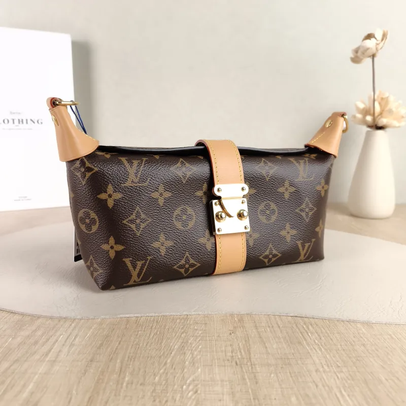Louis Vuitton Shoulder Bag Pochette Mia Monogram PVC One Size 22 × 8 × 14.5 cm — cover view 4 of 6