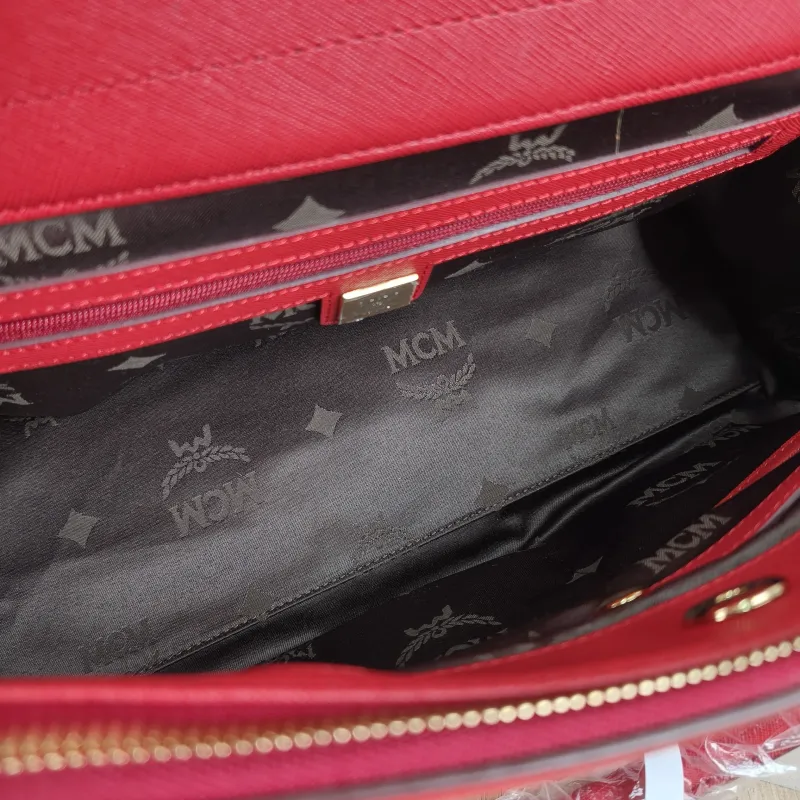 MCM Crossbody Bag Crossbody Bag Red Calfskin One Size 25 × 17 × 21 cm — detail view 7 of 15