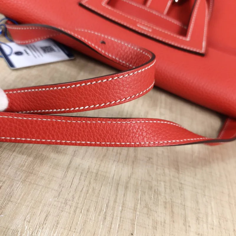 Hermès Shoulder Bag Halzan 31 Q5 Taurillon Clemence TC Calfskin Medium 31 × 9 × 28.5 cm A — detail view 2 of 12