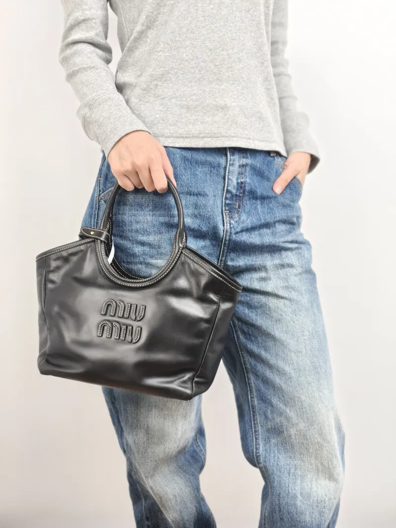 Miumiu Shoulder Bag IVY Tote Shopping Tote Black CC alfskin Small 22 × 12 × 23.5 cm — on-model view 3 of 3
