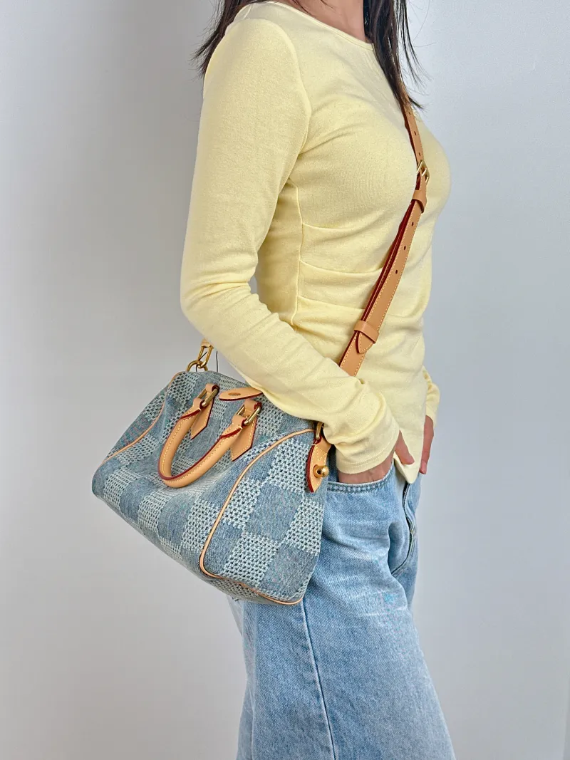Louis Vuitton Crossbody Bag Speedy25 Medium 25 × 15 × 19 cm — on-model view 2 of 3