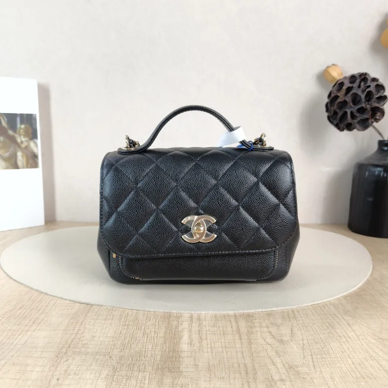 Chanel Crossbody Bag affinity Messenger Bag Black Grained Calfskin Small 19 × 7 × 14 cm 31