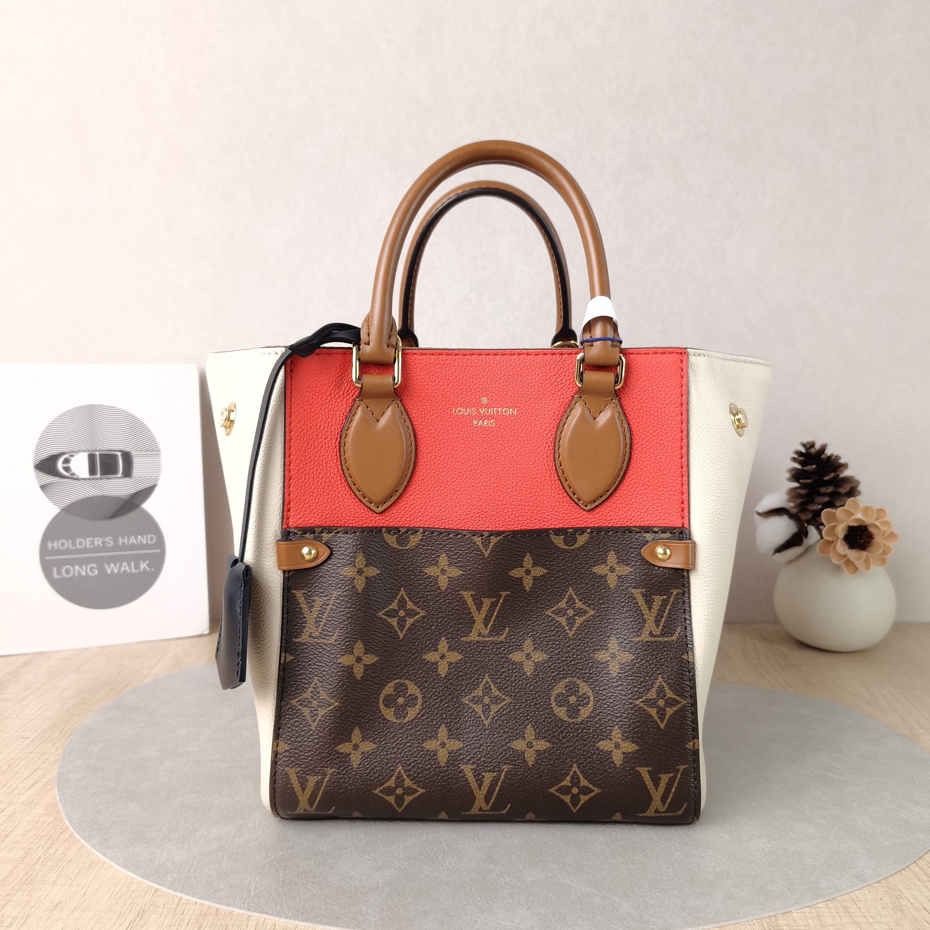 Louis Vuitton Crossbody Bag Fold Tote PVC · Calfskin Small20 × 18 × 22 cm