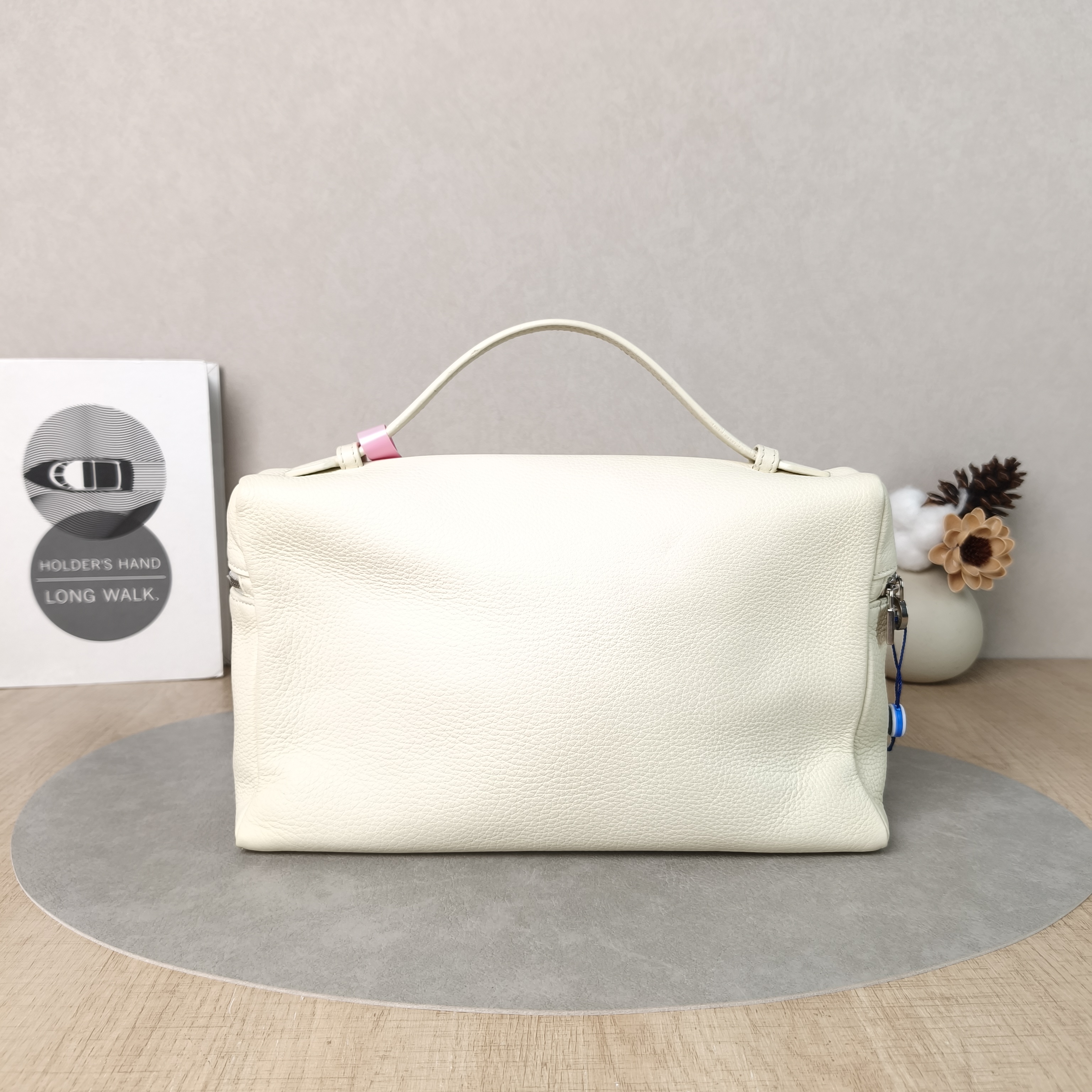 Loro Piana Crossbody Bag Extra Pocket L27 White Calfskin One Size27 × 10 × 16 cm — cover view 4 of 5
