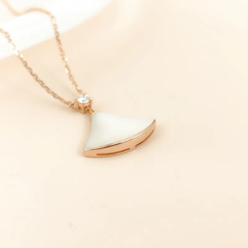 Bvlgari Necklace DIVAS’ DREAM Collection Pearl White Mother-of-Pearl 18KR ose Gold Diamond Medium 43cm — cover view 3 of 9