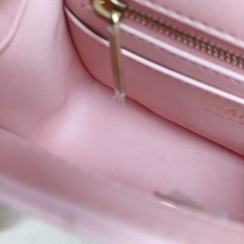 Chanel Crossbody Bag25b c Pink Lambskin mini18 × 7 × 13 cm — detail view 4 of 15