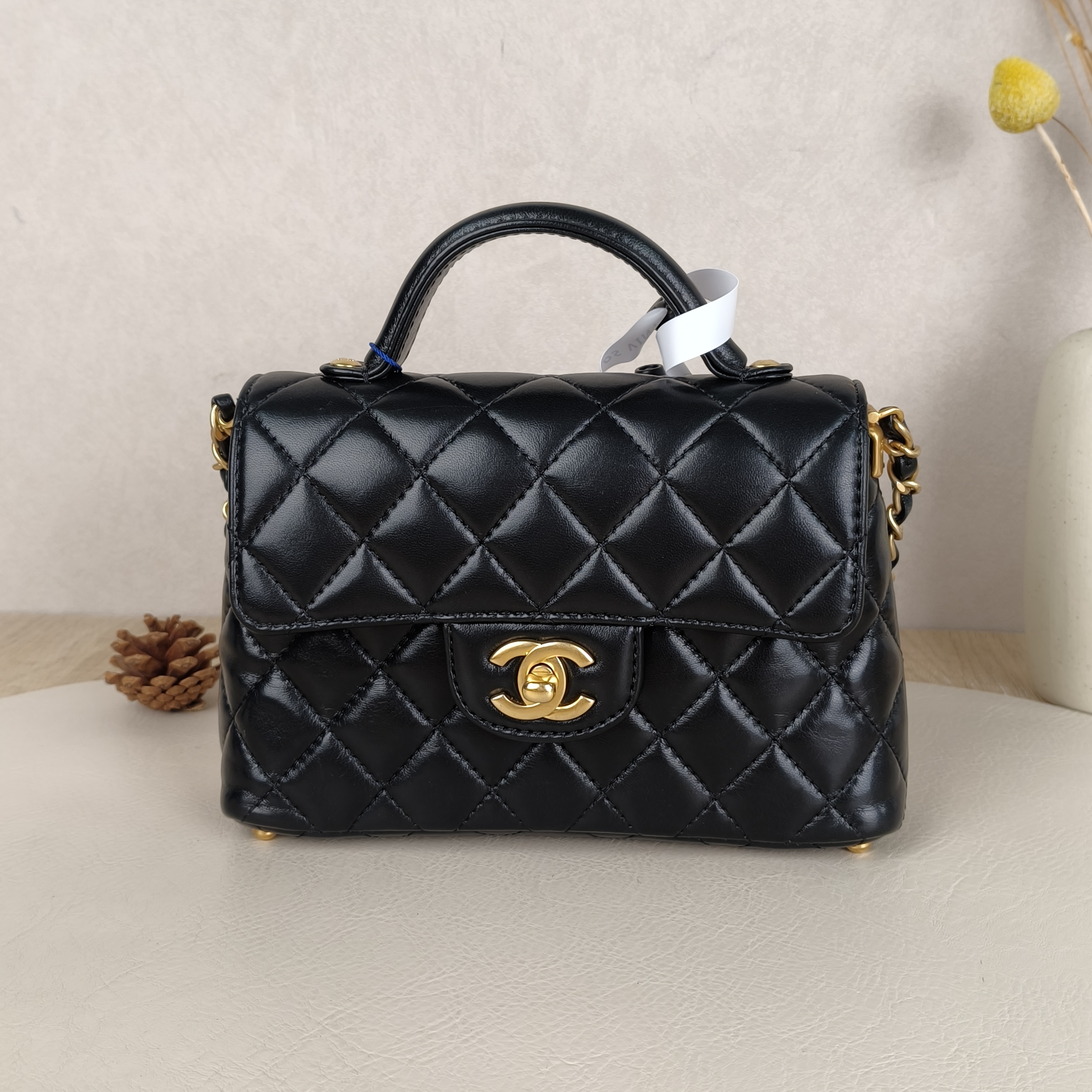 Chanel Crossbody Bag25p Top Handle Crossbody Bag Black Lambskin22 × 6 × 11.5 cm