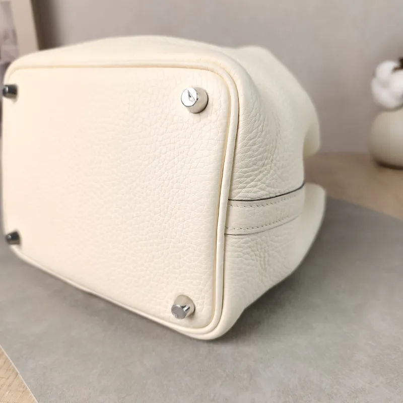 Hermès Top Handle Bag Picotin Lock 18 18 10Craie Taurillon Clemence TC Calfskin Small 18 × 13 × 18 cm Z Conditioned — detail view 8 of 12