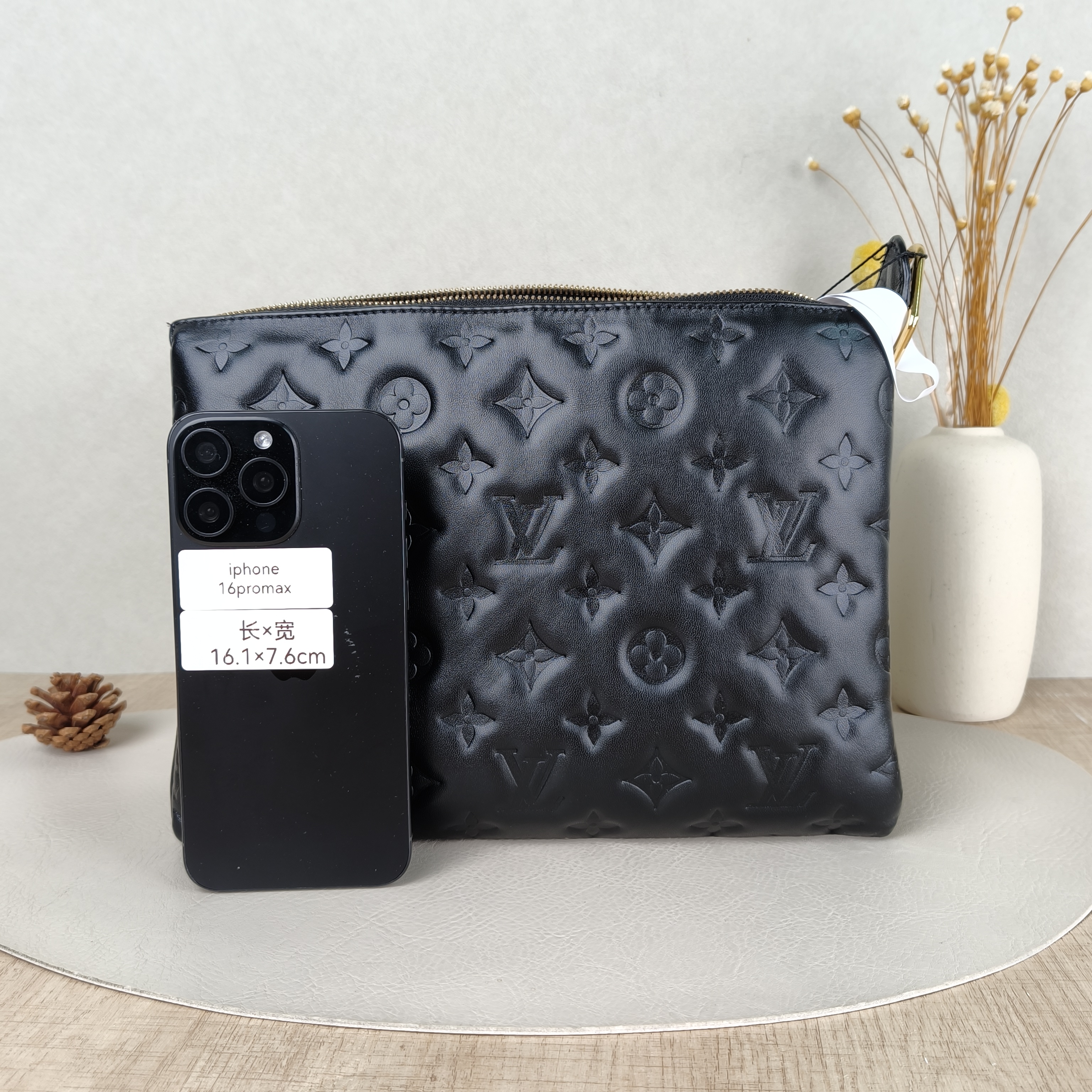 Louis Vuitton Crossbody Bag Coussin Black Lambskin Small26 × 12 × 20 cm — cover view 4 of 6