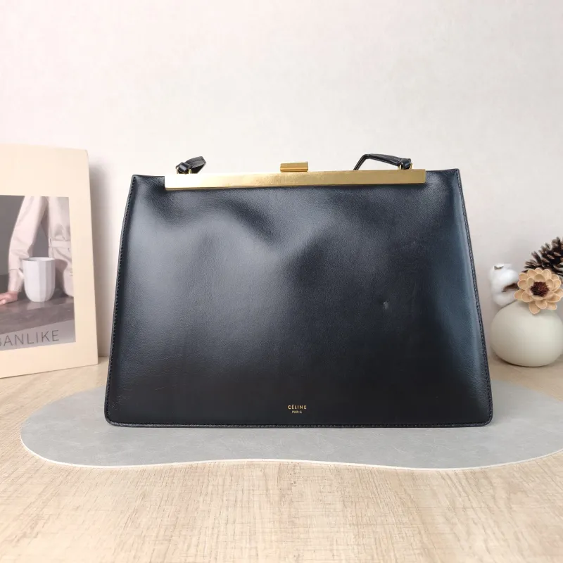 CELINE Shoulder Bag Black Calfskin 32.5 × 9 × 22 cm
