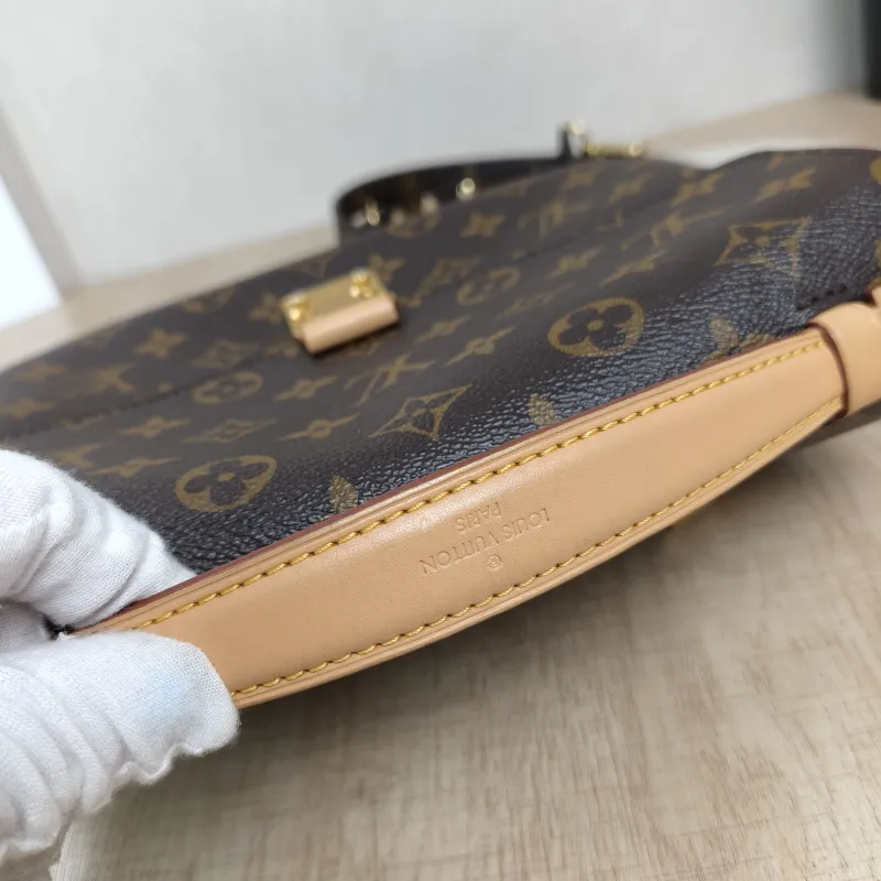 Louis Vuitton Crossbody Bag Pochette Métis Monogram PVC Medium25 × 7 × 19 cm Conditioned — detail view 1 of 14