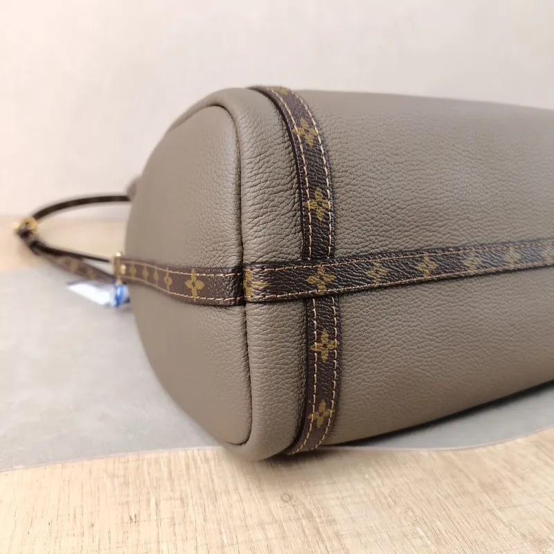 Louis Vuitton Shoulder Bag EXPRESS Shoulder Bag Grey Calfskin Small 26 × 13.5 × 17 cm — detail view 7 of 15