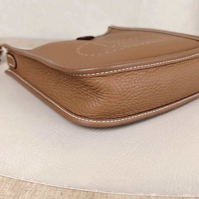 Hermès Crossbody Bag Evelyne Mini 16 Mini 16 Taurillon Clemence TC Calfskin Mini 17 × 5.5 × 18 cm W — detail view 8 of 9