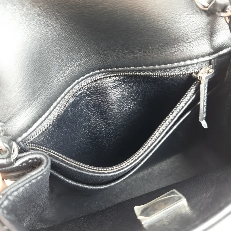 Chanel Crossbody Bag Classic Flap Mini CF Mini Black Lambskin17 × 8 × 13.5 cm — detail view 1 of 13