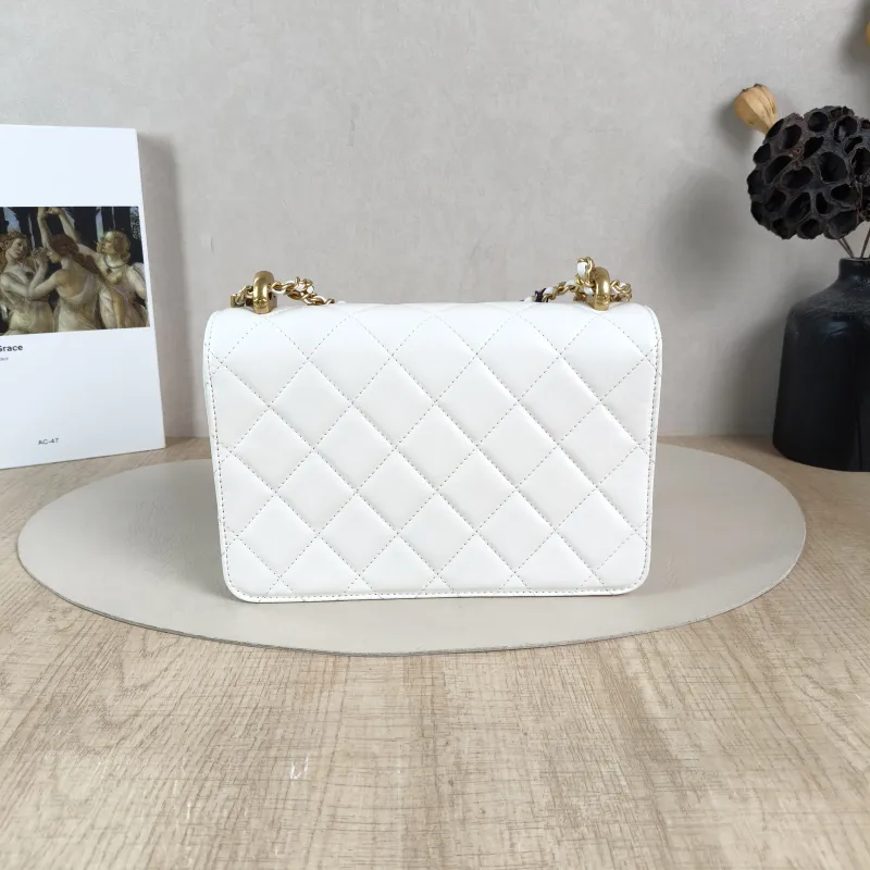 Chanel Crossbody Bag White Calfskin Medium 22 × 8 × 14.5 cm — cover view 5 of 5