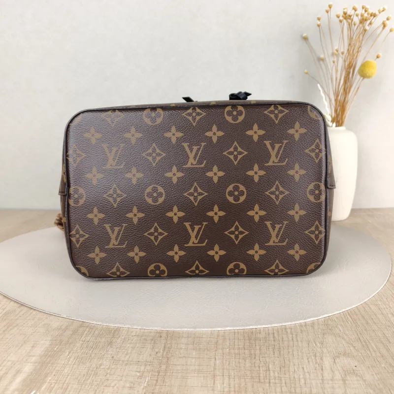 Louis Vuitton Shoulder Bag NÉONOÉ Bucket Bag Black PVC Medium26 × 17.5 × 26 cm — cover view 2 of 5