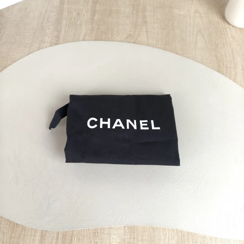 Chanel Crossbody Bag Kelly Yellow Lambskin mini19 × 7 × 13 cm — detail view 4 of 12