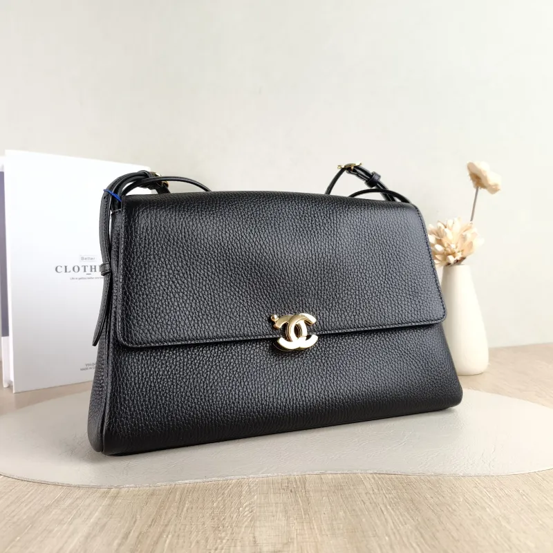 Chanel Shoulder Bag 26k Black Calfskin Medium 31.5 × 8 × 18.5 cm — cover view 2 of 6