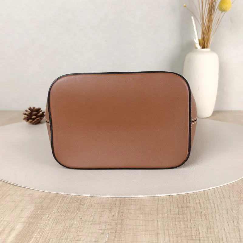 CELINE Shoulder Bag BUCKET TRIOMPHE Bucket Bag Calfskin Small17 × 10 × 22 cm — cover view 3 of 5