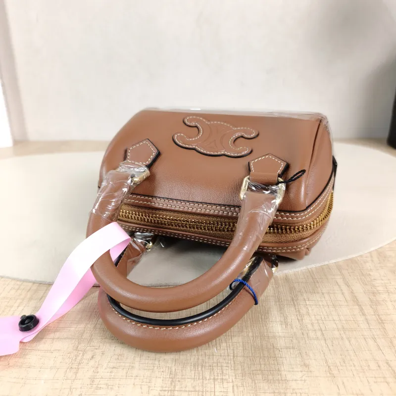CELINE Crossbody Bag Calfskin Mini 14 × 7.5 × 9.5 cm — detail view 2 of 12