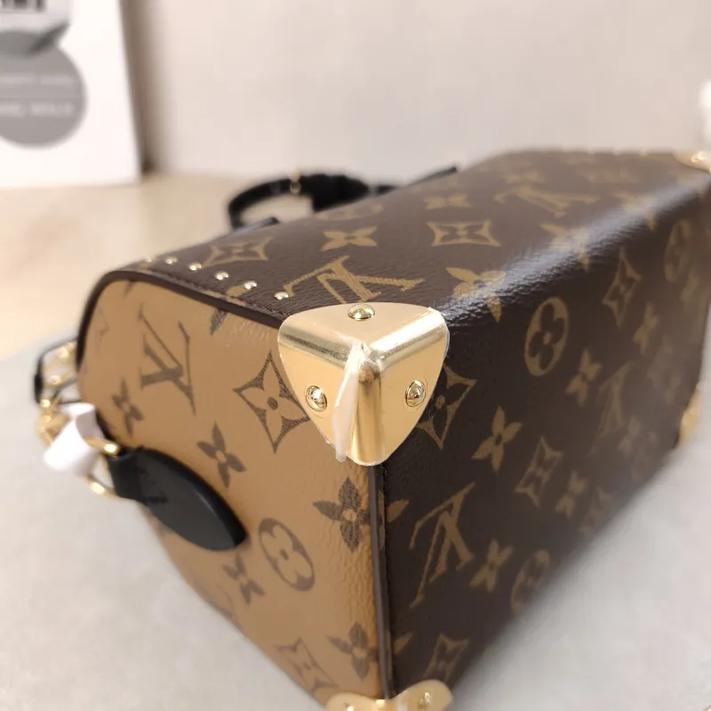 Louis Vuitton Crossbody Bag Speedy Trunk 20Monogram PVC Small20.5 × 11 × 13.5 cm — detail view 17 of 18