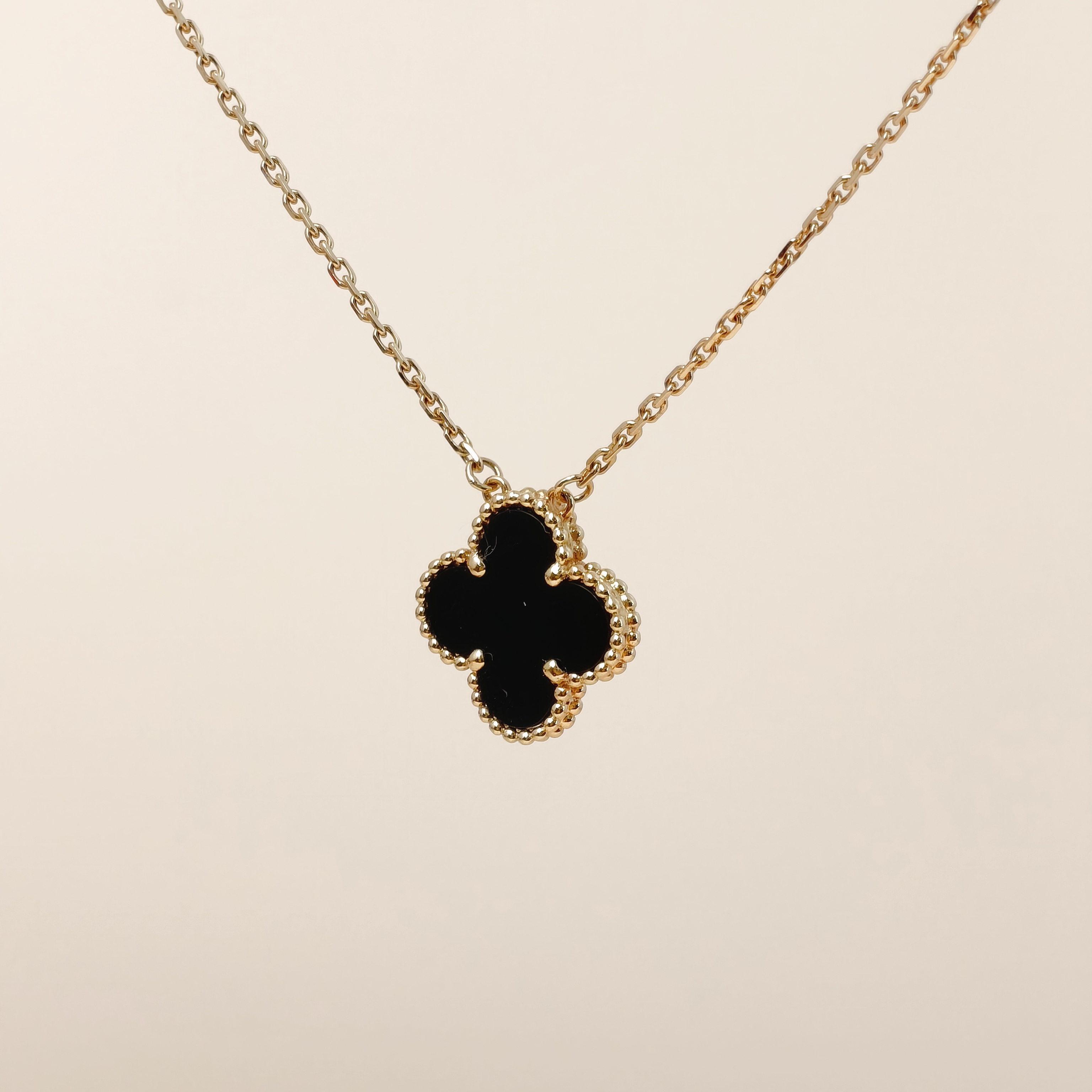 Van Cleef & Arpels Necklace Alhambra Alhambra Collection Necklace 18KY ellow Gold Vintage Small1.5 × 1.5 × 42 cm — cover view 5 of 11