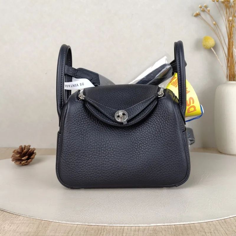 Hermès Crossbody Bag Lindy Mini 19 TC Calfskinmini19 × 9.5 × 13 cm