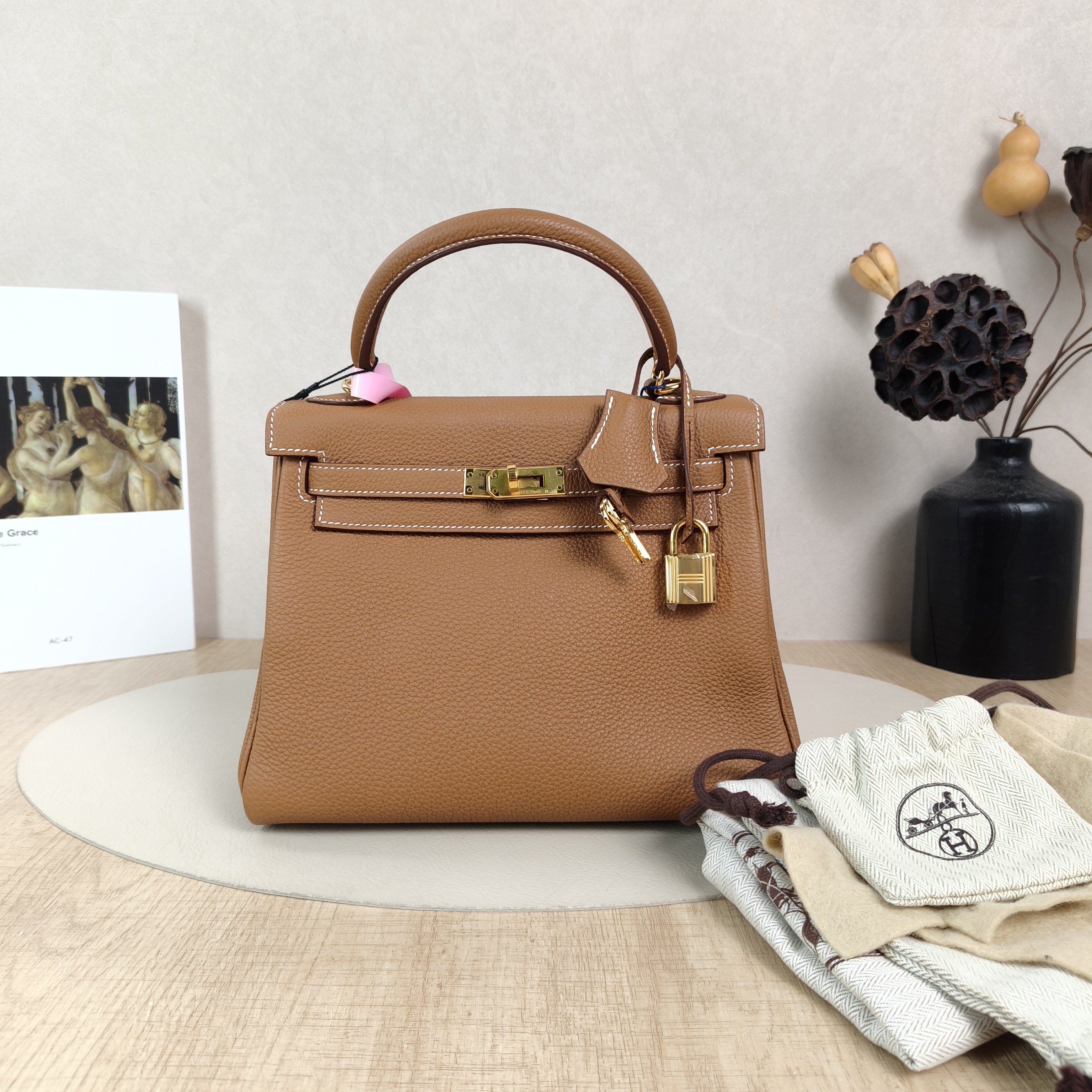 Hermès Crossbody Bag Kelly 25 37Gold Togo Calfskin One Size25 × 7 × 17 cm — cover view 2 of 6