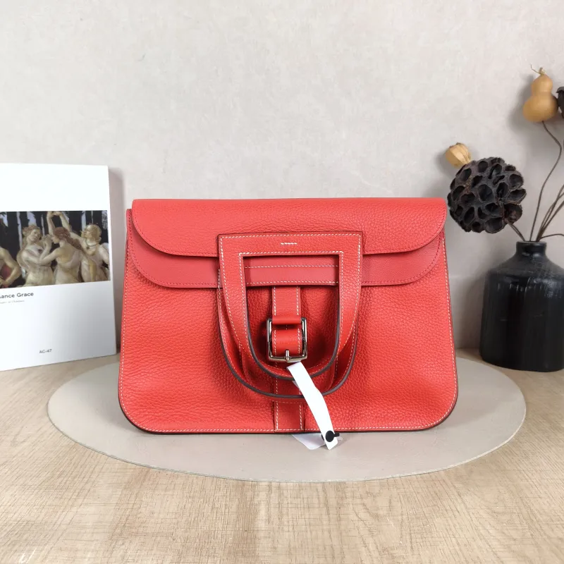 Hermès Shoulder Bag Halzan 31 Q5 Taurillon Clemence TC Calfskin Medium 31 × 9 × 28.5 cm A