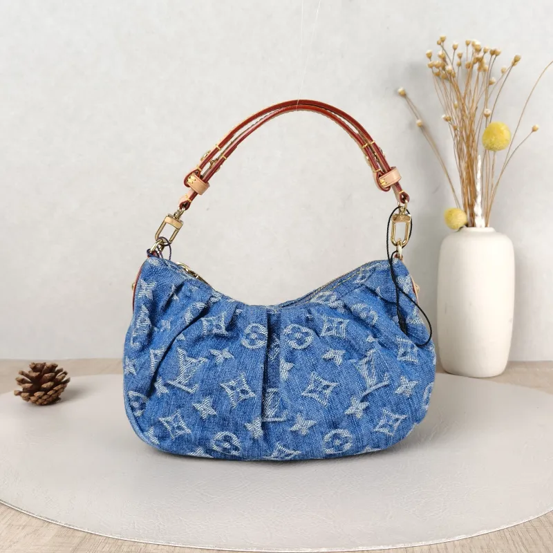 Louis Vuitton Shoulder Bag Pochette Valley Blue One Size21 × 7 × 15 cm