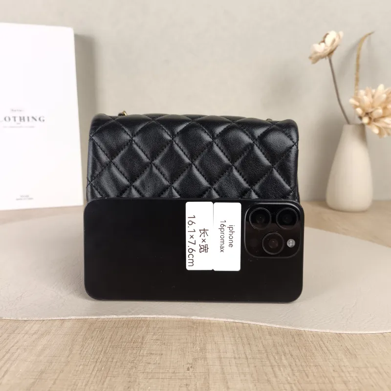 Chanel Crossbody Bag Black Lambskin One Size17 × 8 × 13.5 cm — cover view 4 of 5