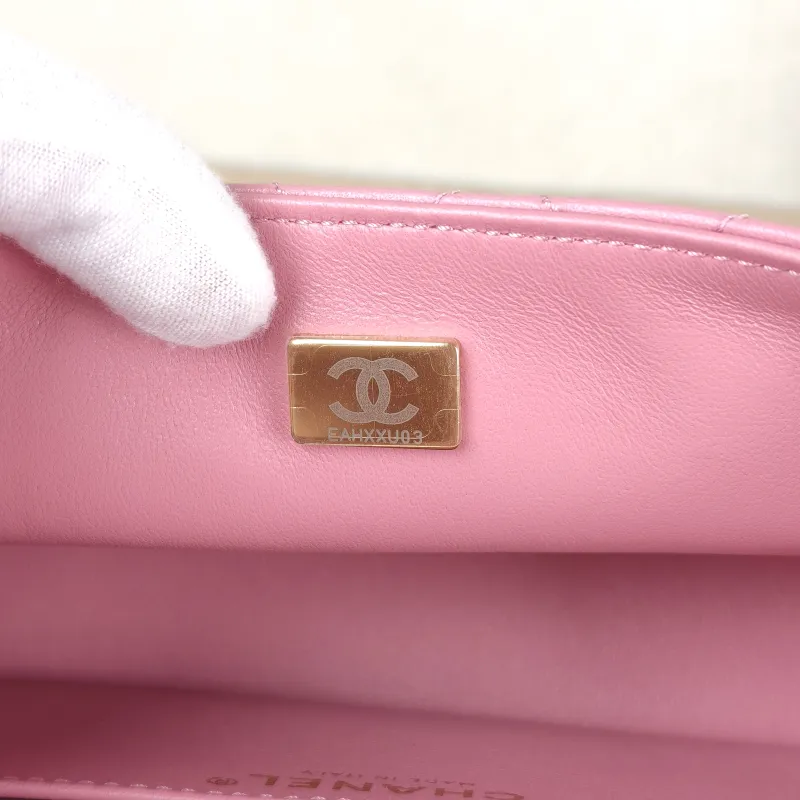 Chanel Crossbody Bag mini Lambskin mini21 × 6 × 12 cm — detail view 2 of 15