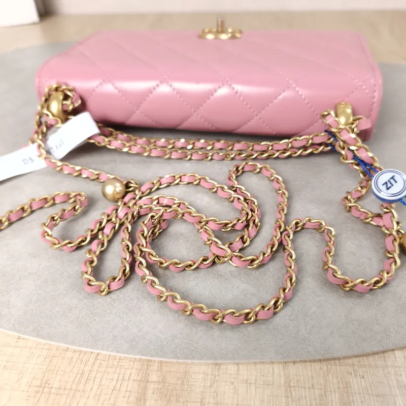 Chanel Crossbody Bag woc Pink Calfskin One Size19.2 × 3.5 × 12.3 cm — detail view 9 of 14