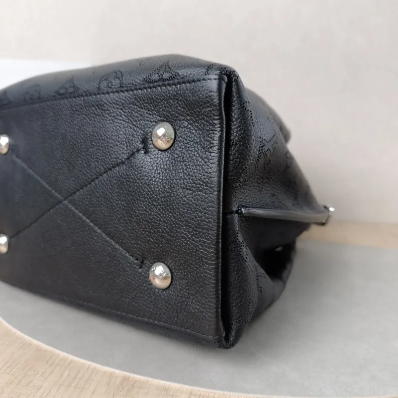 Louis Vuitton Shoulder Bag Muria Black Calfskin One Size26 × 14 × 26 cm — detail view 11 of 16