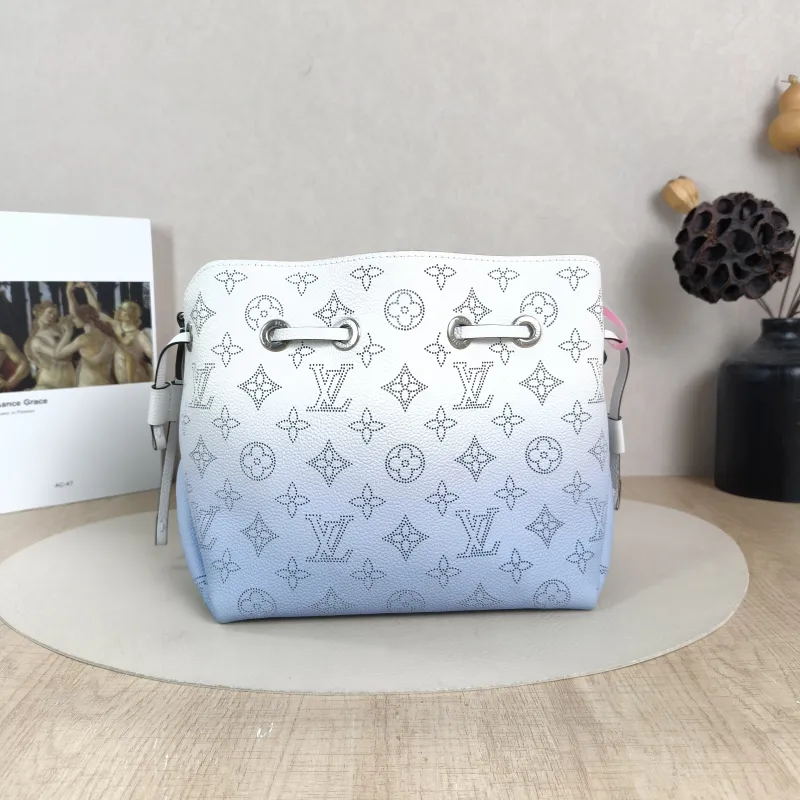 Louis Vuitton Crossbody Bag BELLA Calfskin One Size22 × 14 × 19 cm